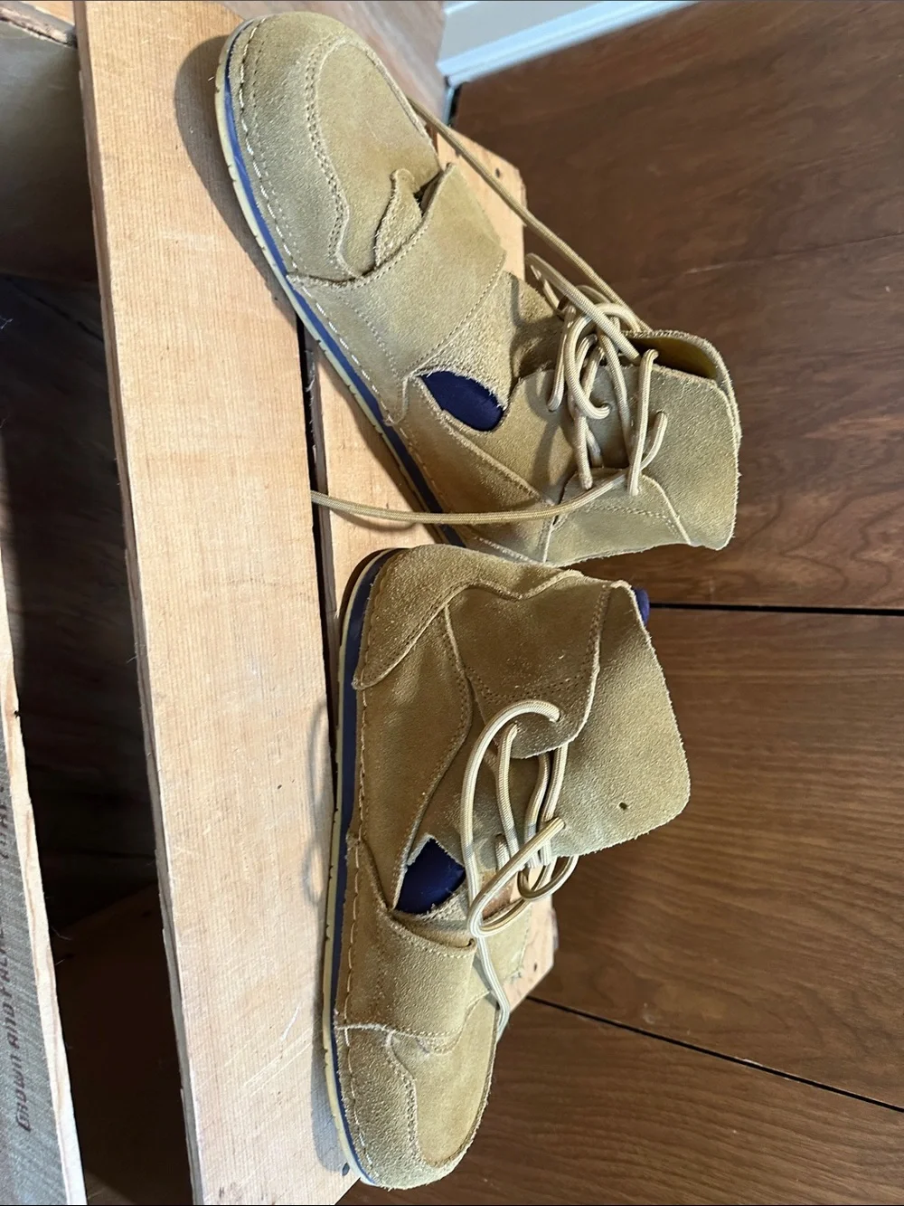 Otz tan suede